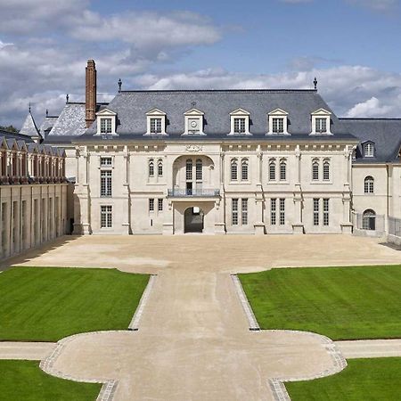 Un Appartement En Centre Ville , A 2 Pas Du Chateau De Villers Cotterets Exterior photo